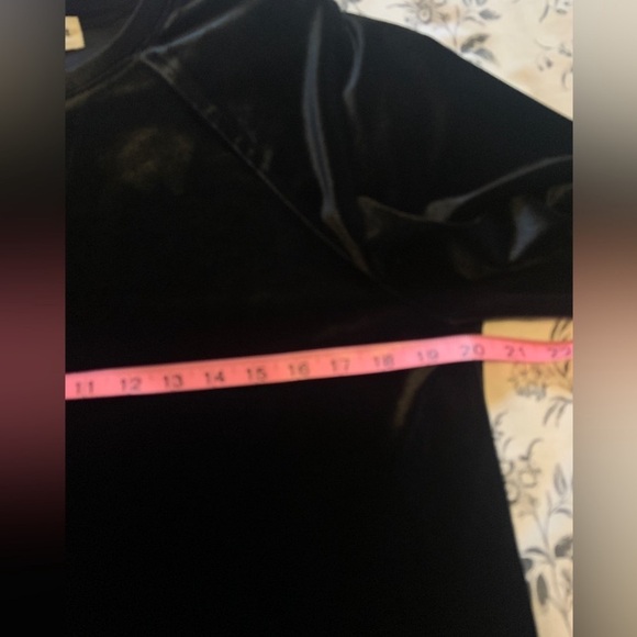 Beautiful Nordstrom velvet top - Picture 2 of 7